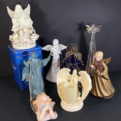 LOT 175: Collection of Vintage Angels - Lighted, Musical and More