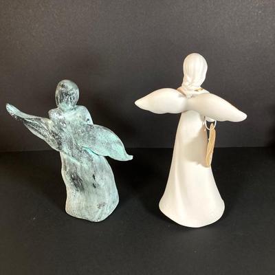 LOT 175: Collection of Vintage Angels - Lighted, Musical and More