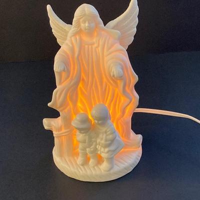 LOT 175: Collection of Vintage Angels - Lighted, Musical and More