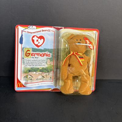 LOT 190: New in Package McDonald's Happy Meal Toys Moshi Monsters Complete Set of 8 and 2000 TY Teenie Beanie Complete Set of 11