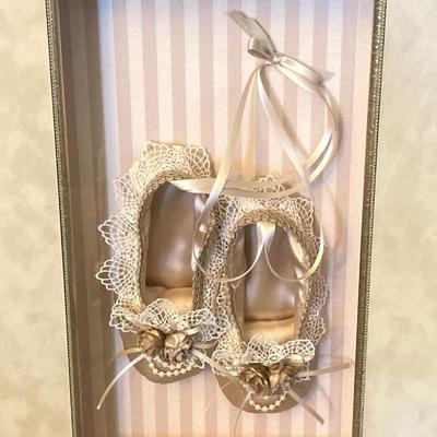 LOT 203: Decorative Resin Bust / Statue and Pair of Artex Inc. Shadow Boxes