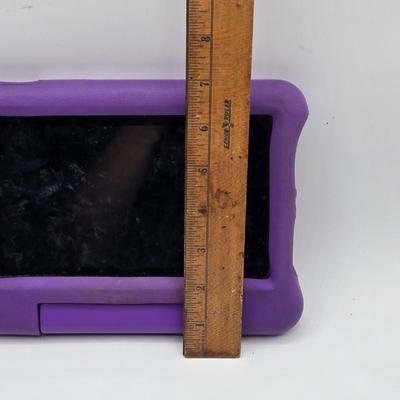 LOT 8X: Various Kindles and Tablets