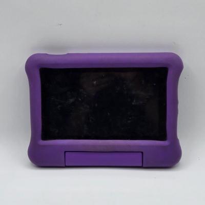 LOT 8X: Various Kindles and Tablets