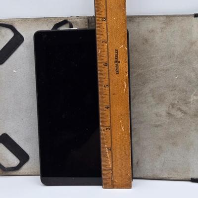 LOT 8X: Various Kindles and Tablets