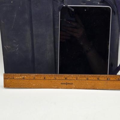 LOT 8X: Various Kindles and Tablets