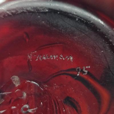 LOT 9X: Signed Nancy Freeman Art Glass Vase