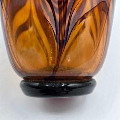 LOT 9X: Signed Nancy Freeman Art Glass Vase