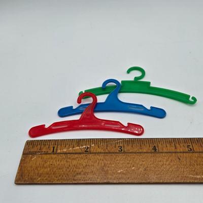 LOT 10X: 1962 Barbie Case, 1958 Blonde Ponytail Barbie ( MCMLVIII ) , 1958 Brunette Bubble Hairstyle Barbie ( MCMLVIII) , Clothing,...