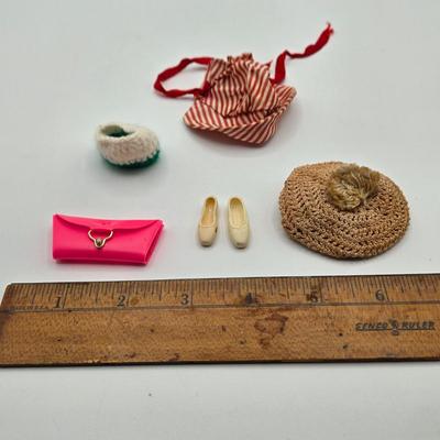 LOT 10X: 1962 Barbie Case, 1958 Blonde Ponytail Barbie ( MCMLVIII ) , 1958 Brunette Bubble Hairstyle Barbie ( MCMLVIII) , Clothing,...