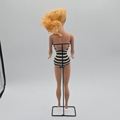 LOT 10X: 1962 Barbie Case, 1958 Blonde Ponytail Barbie ( MCMLVIII ) , 1958 Brunette Bubble Hairstyle Barbie ( MCMLVIII) , Clothing,...