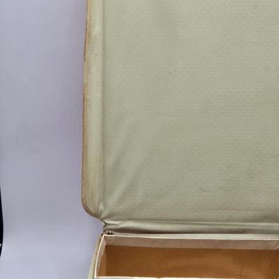 LOT 10X: 1962 Barbie Case, 1958 Blonde Ponytail Barbie ( MCMLVIII ) , 1958 Brunette Bubble Hairstyle Barbie ( MCMLVIII) , Clothing,...