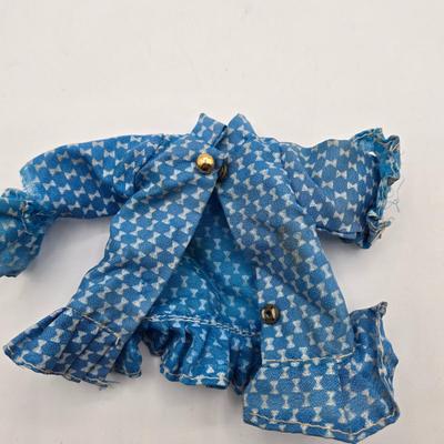 LOT 10X: 1962 Barbie Case, 1958 Blonde Ponytail Barbie ( MCMLVIII ) , 1958 Brunette Bubble Hairstyle Barbie ( MCMLVIII) , Clothing,...