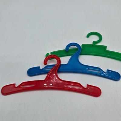 LOT 10X: 1962 Barbie Case, 1958 Blonde Ponytail Barbie ( MCMLVIII ) , 1958 Brunette Bubble Hairstyle Barbie ( MCMLVIII) , Clothing,...