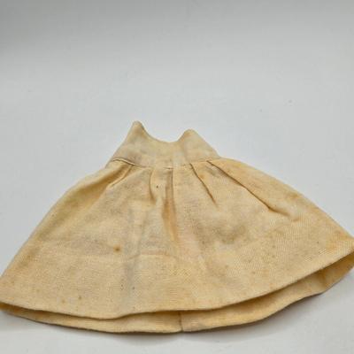 LOT 10X: 1962 Barbie Case, 1958 Blonde Ponytail Barbie ( MCMLVIII ) , 1958 Brunette Bubble Hairstyle Barbie ( MCMLVIII) , Clothing,...