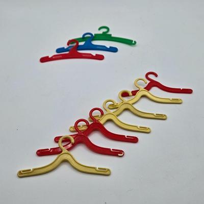 LOT 10X: 1962 Barbie Case, 1958 Blonde Ponytail Barbie ( MCMLVIII ) , 1958 Brunette Bubble Hairstyle Barbie ( MCMLVIII) , Clothing,...