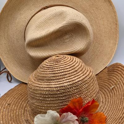 LOT 14X: Multiple Men's and Women's Hats