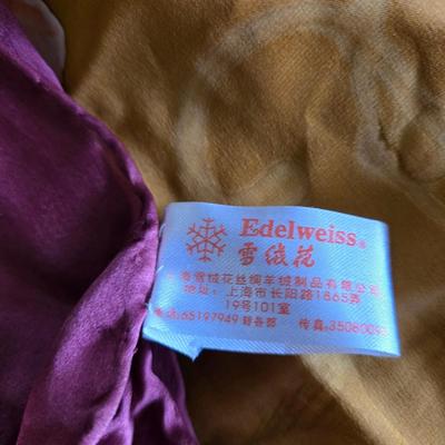 LOT 17Y: Vera Bradley Bag and Multiple Women's Scarves