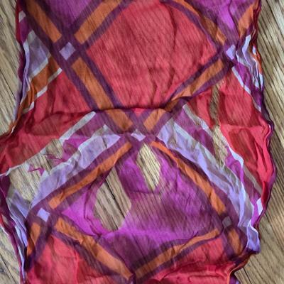 LOT 17Y: Vera Bradley Bag and Multiple Women's Scarves