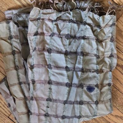 LOT 17Y: Vera Bradley Bag and Multiple Women's Scarves