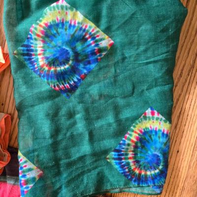 LOT 17Y: Vera Bradley Bag and Multiple Women's Scarves