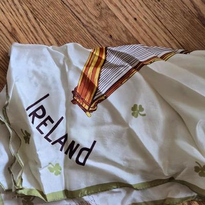 LOT 17Y: Vera Bradley Bag and Multiple Women's Scarves