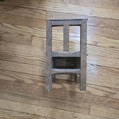 LOT 25L: Wooden Doll Furniture; Appears to be Handmade; Age Unknown