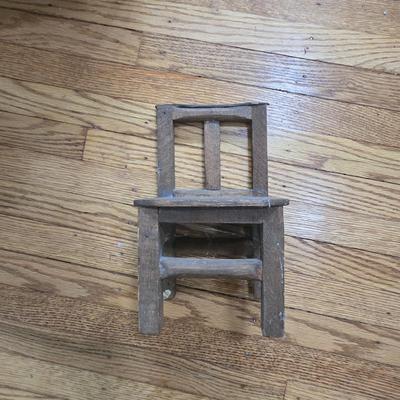 LOT 25L: Wooden Doll Furniture; Appears to be Handmade; Age Unknown