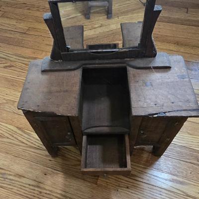 LOT 25L: Wooden Doll Furniture; Appears to be Handmade; Age Unknown