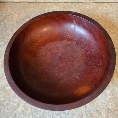 LOT 27K: Wooden Serving Platters and Bowls