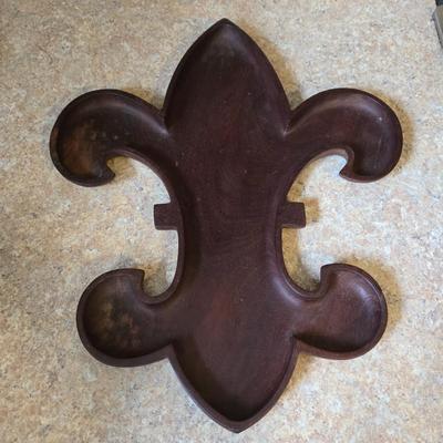 LOT 27K: Wooden Serving Platters and Bowls