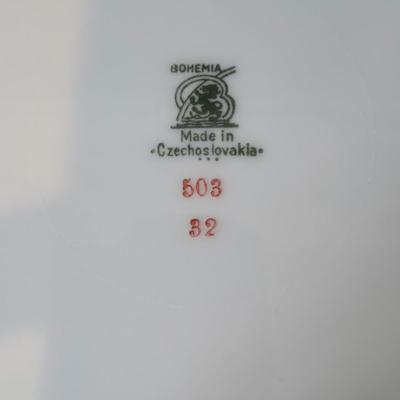 LOT 33K: Czechoslovakia Gilded Floral Rose Dinner Plates