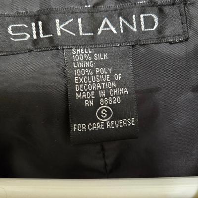 LOT 40X: Fashionable Blouses, Halter Dress, Jackets, and Pants