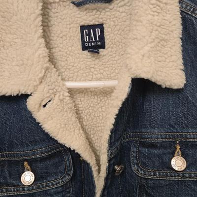 LOT 70X: Women's Fashion Jackets and Pant Suit