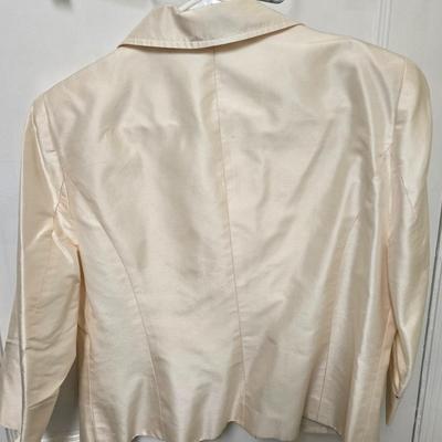 LOT 70X: Women's Fashion Jackets and Pant Suit