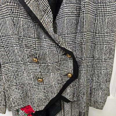 LOT 73X: Fashionable Skirt Sets and Jackets