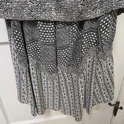 LOT 73X: Fashionable Skirt Sets and Jackets