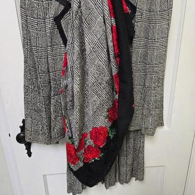 LOT 73X: Fashionable Skirt Sets and Jackets