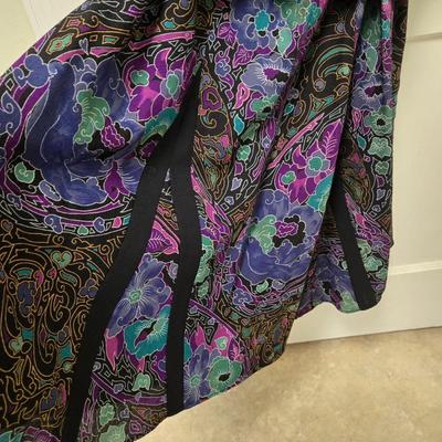 LOT 73X: Fashionable Skirt Sets and Jackets