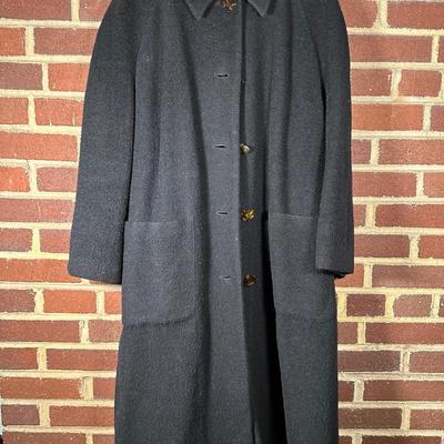 LOT 77Y: Vintage Women’s Coates - Harve Bernard, Lorovi & Abe Schrader