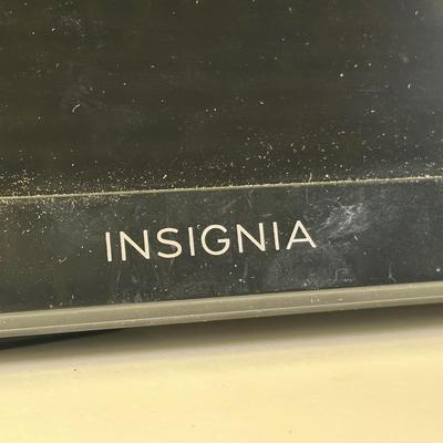 LOT 84L: Insignia 24” TV & DVD Player Combo