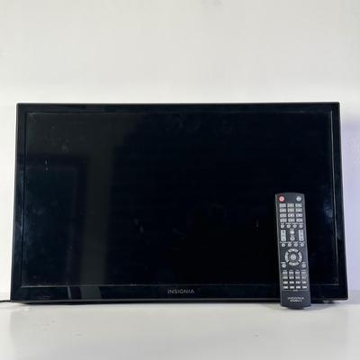 LOT 84L: Insignia 24” TV & DVD Player Combo