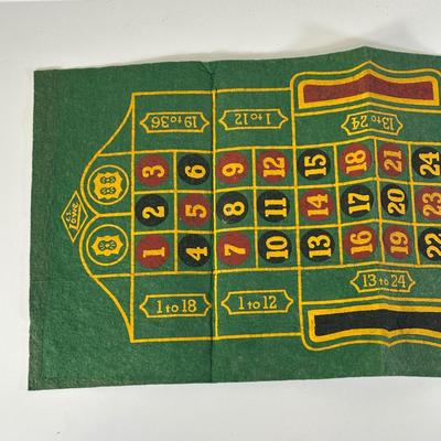 LOT 90L: Vintage Lowe Travel Board Game Kit