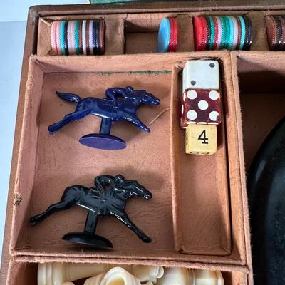 LOT 90L: Vintage Lowe Travel Board Game Kit