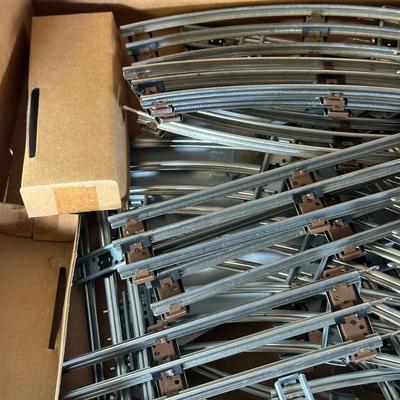 LOT 94L: Lionel Train Collection - Dual Power 027, Track Pack & More