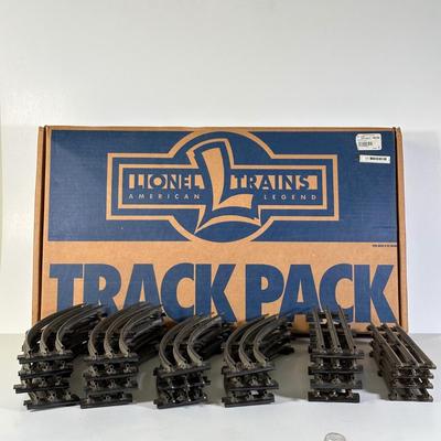 LOT 94L: Lionel Train Collection - Dual Power 027, Track Pack & More