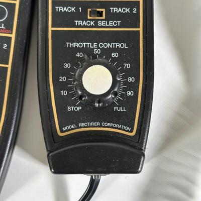 LOT 94L: Lionel Train Collection - Dual Power 027, Track Pack & More