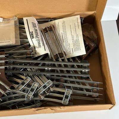 LOT 94L: Lionel Train Collection - Dual Power 027, Track Pack & More