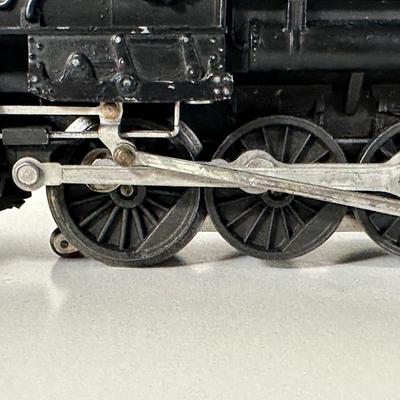 LOT 94L: Lionel Train Collection - Dual Power 027, Track Pack & More