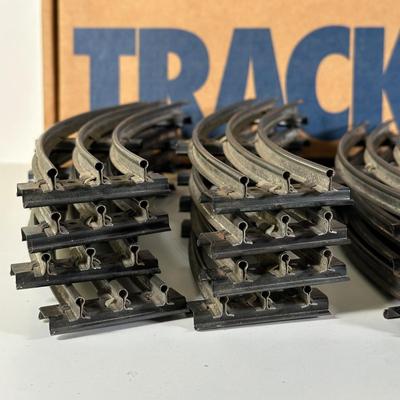 LOT 94L: Lionel Train Collection - Dual Power 027, Track Pack & More