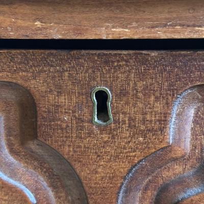 LOT 99Y: Vintage Wooden 3 Drawer Dresser